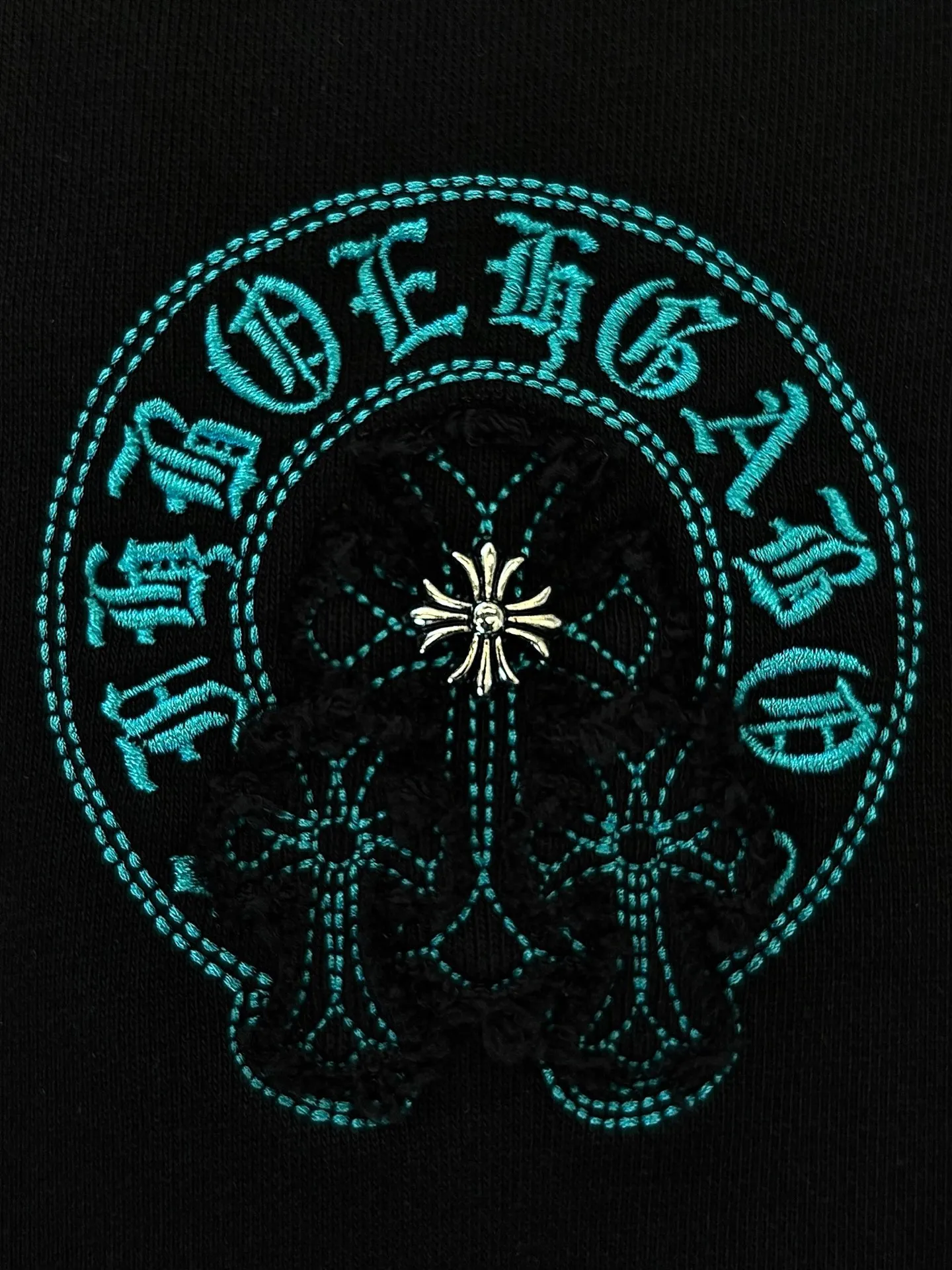 P270 [High Quality] Chrome Hearts Embroidered Horseshoe Rivets🪡+Watermark Letters‼ ️Autumn and winter straight sweatshirt trousers *Customized 420g terry cotton fabric, soft, skin-friendly and comfortable *Embroidery process: horseshoe print + rivet embroidery *A very simple and elegant classic continuation, both in terms of upper body comfort, it is unparalleled, interpreting your luxury and taste, creating your fashionable style and charm. Three complete standards. Same style for men and women. 𝐂𝐎𝐋𝐎𝐔𝐑: Black 𝐒𝐈𝐙𝐄: S-XL